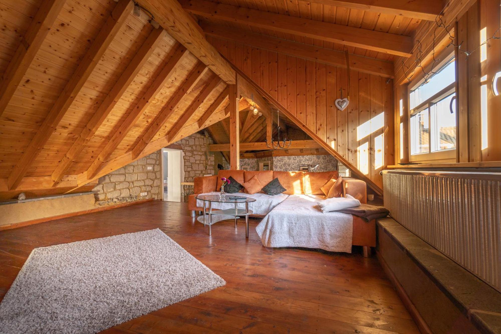 Historisches Ferienhaus "Zur Linde" Hausten Exteriér fotografie