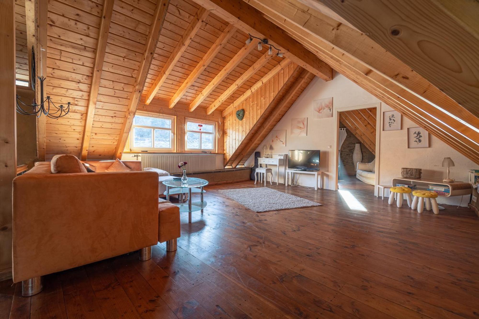 Historisches Ferienhaus "Zur Linde" Hausten Exteriér fotografie